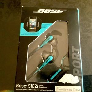 Bose SIE2i Headphones - New in Box